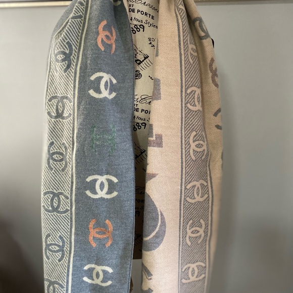 CHANEL Beige and Black Logo Scarf - Picture 6 of 12